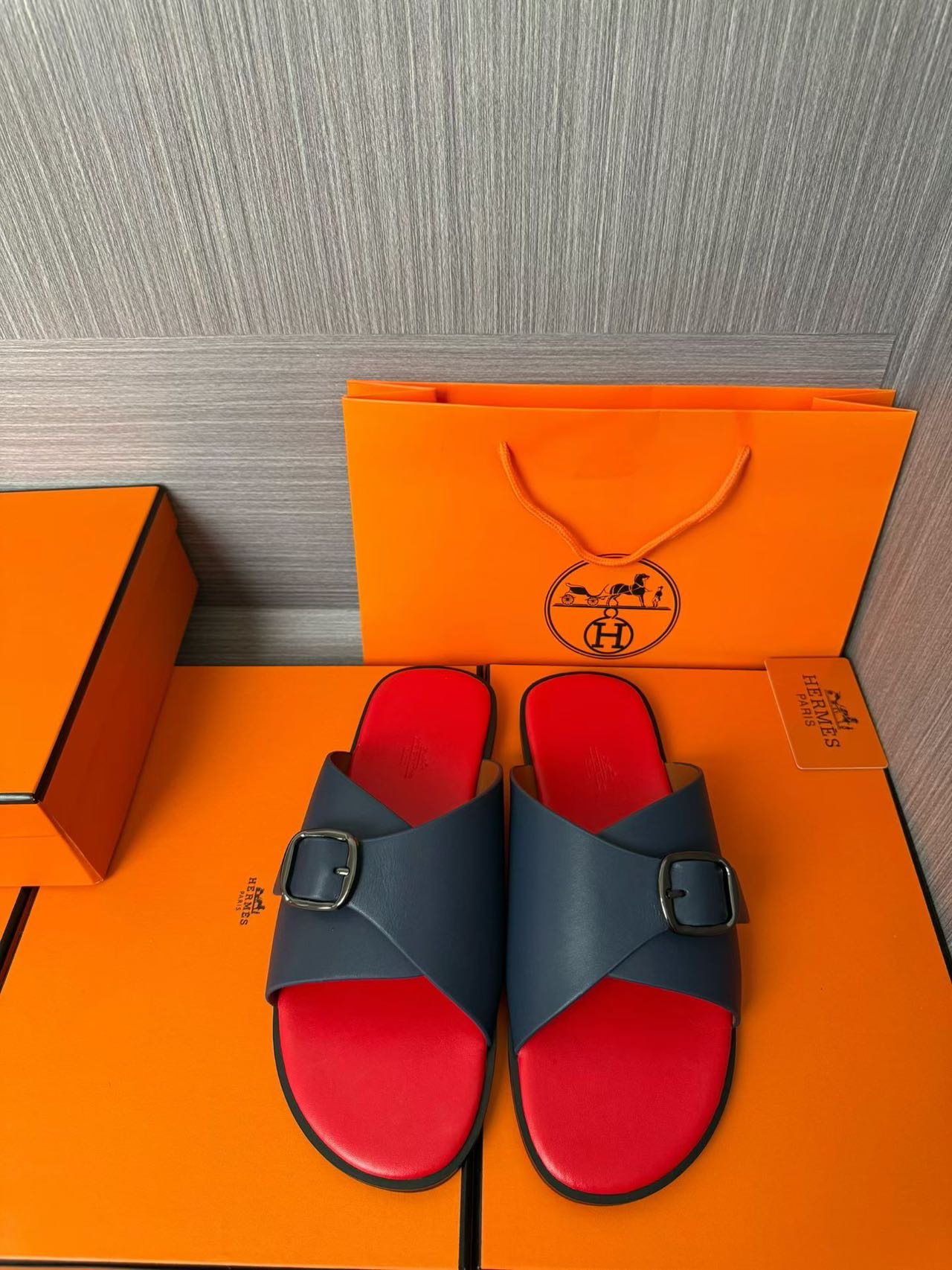 Hermès 原單 男女款扣帶交叉皮革涼拖 海軍藍紅撞色