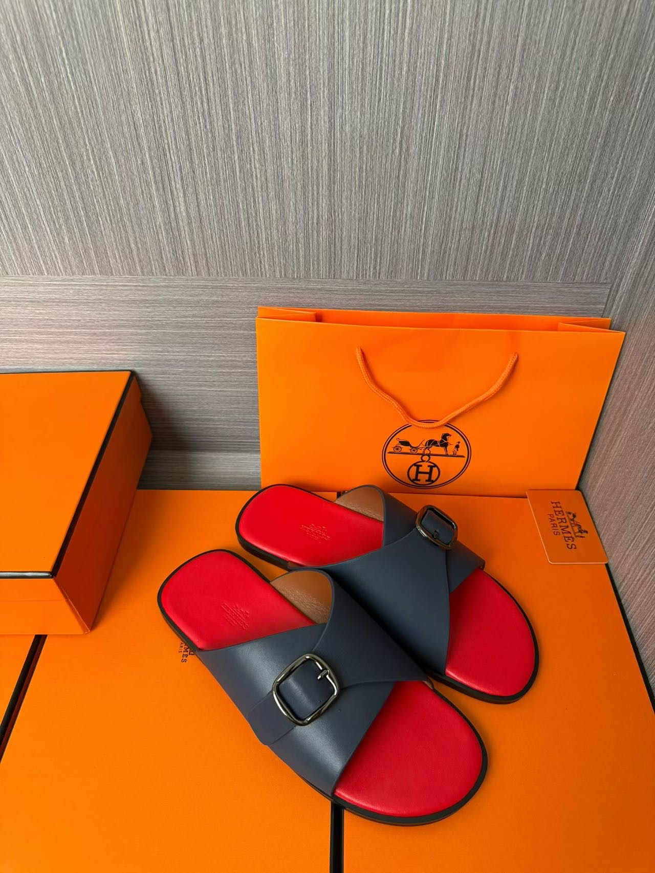 Hermès 原單 男女款扣帶交叉皮革涼拖 海軍藍紅撞色
