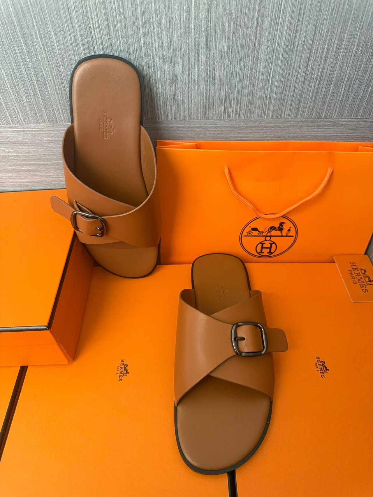 Hermès A貨 男女款扣帶交叉皮革涼拖 焦糖暖色
