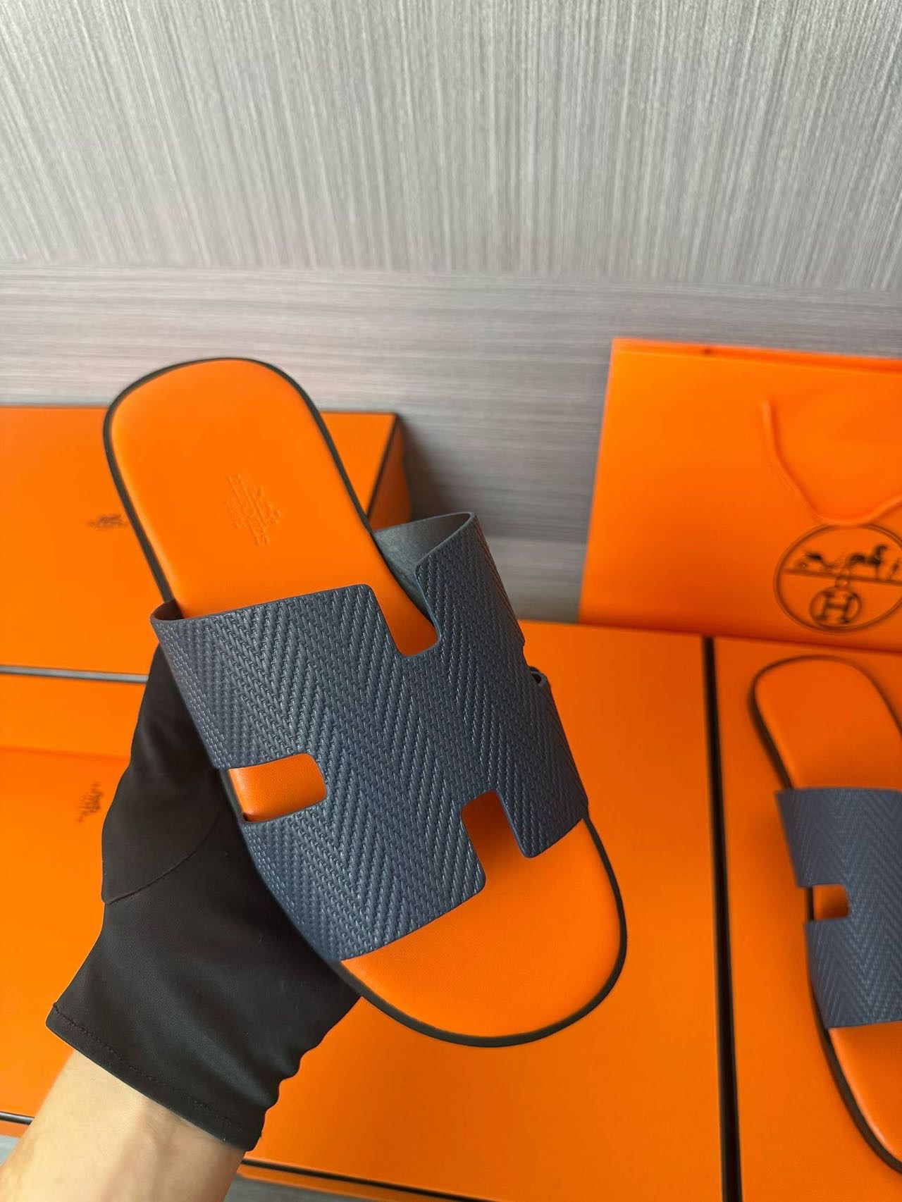 Hermès 原單 男女款 H 型壓紋皮革涼拖 橘灰對比| 8 Hermès 原單 男女款 H 型壓紋皮革涼拖 橘灰對比