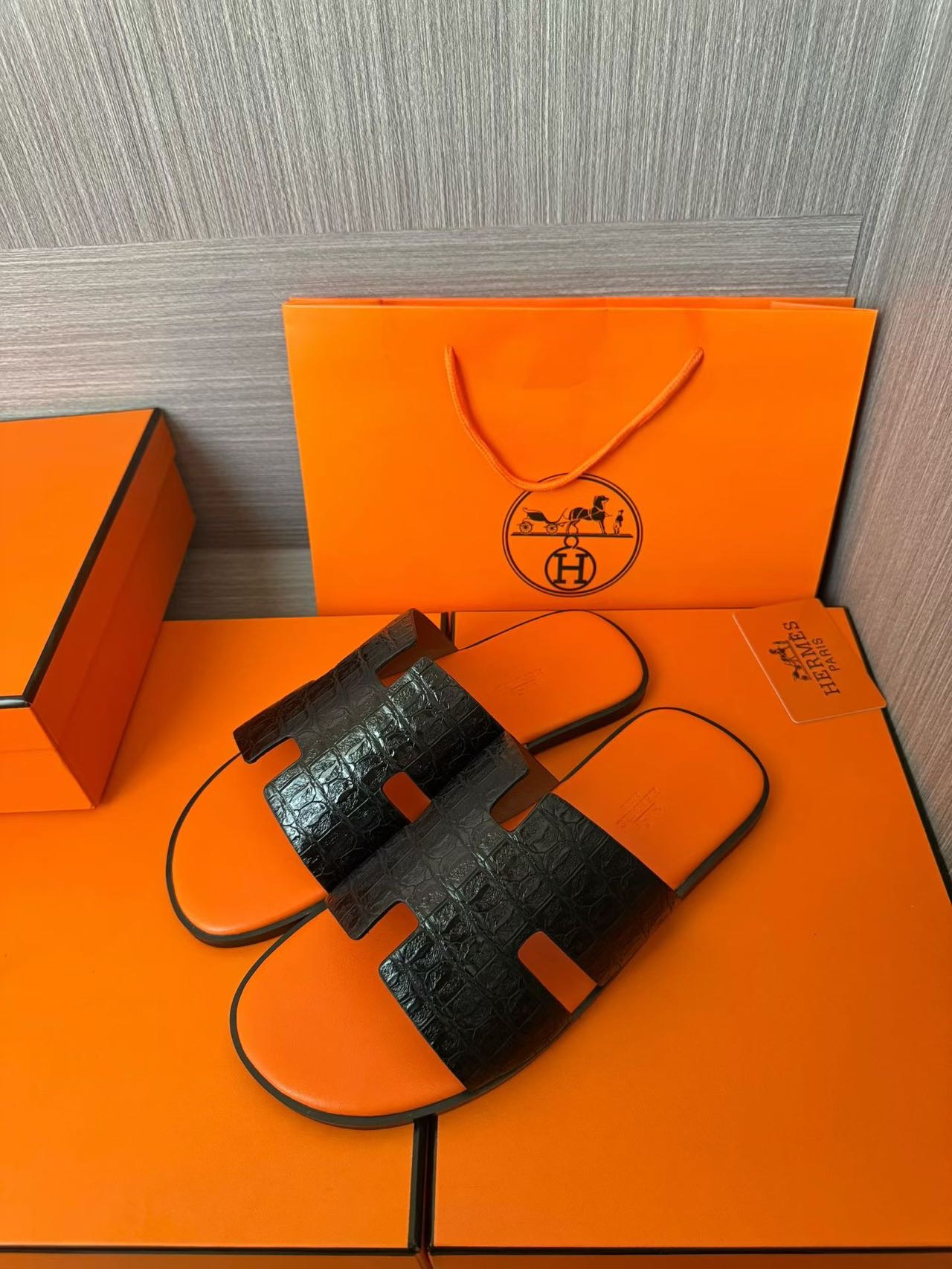 Hermès 一比一 男女款 H 型鱷紋皮革涼拖 黑鱷橘底| 13 Hermès 一比一 男女款 H 型鱷紋皮革涼拖 黑鱷橘底