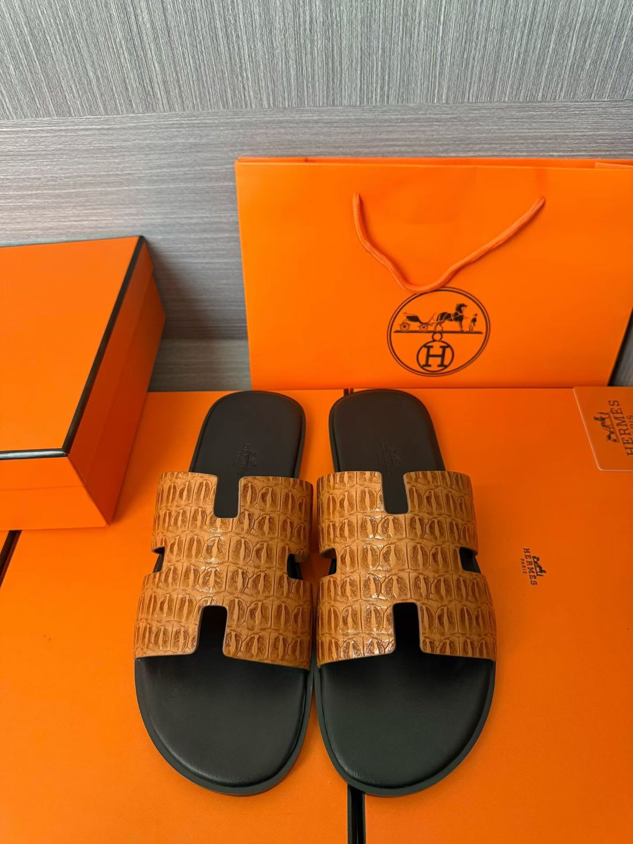 Hermès A貨 男女款 H 型鱷紋皮革涼拖 焦糖鱷撞黑