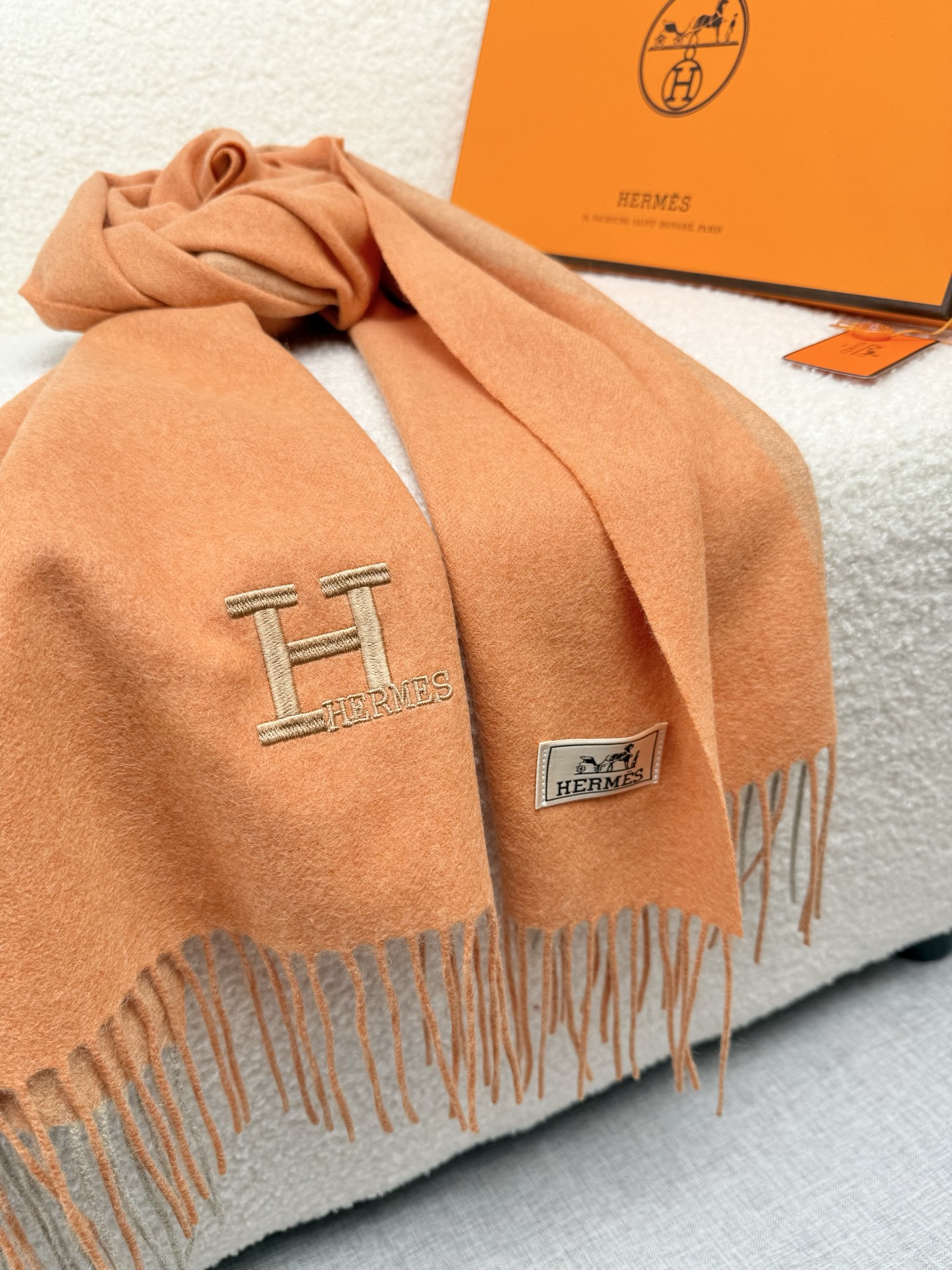 Hermès 高仿圍巾 橙色拼色羊絨披肩 秋冬保暖百搭款| 9 Hermès 高仿圍巾 橙色拼色羊絨披肩 秋冬保暖百搭款