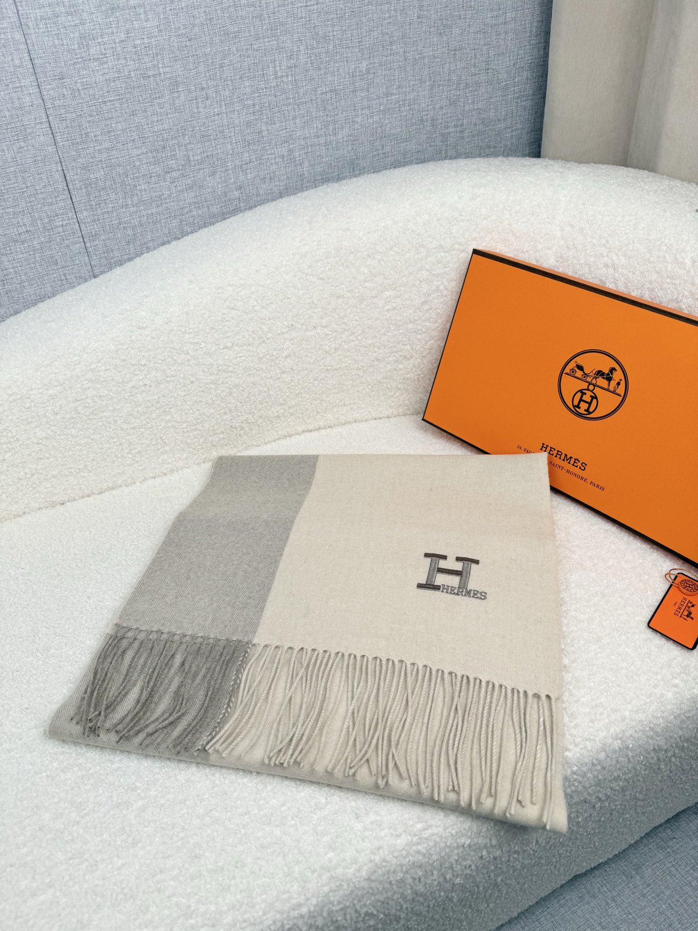 Hermès 原單圍巾 米白灰拼色羊絨披肩 經典百搭款