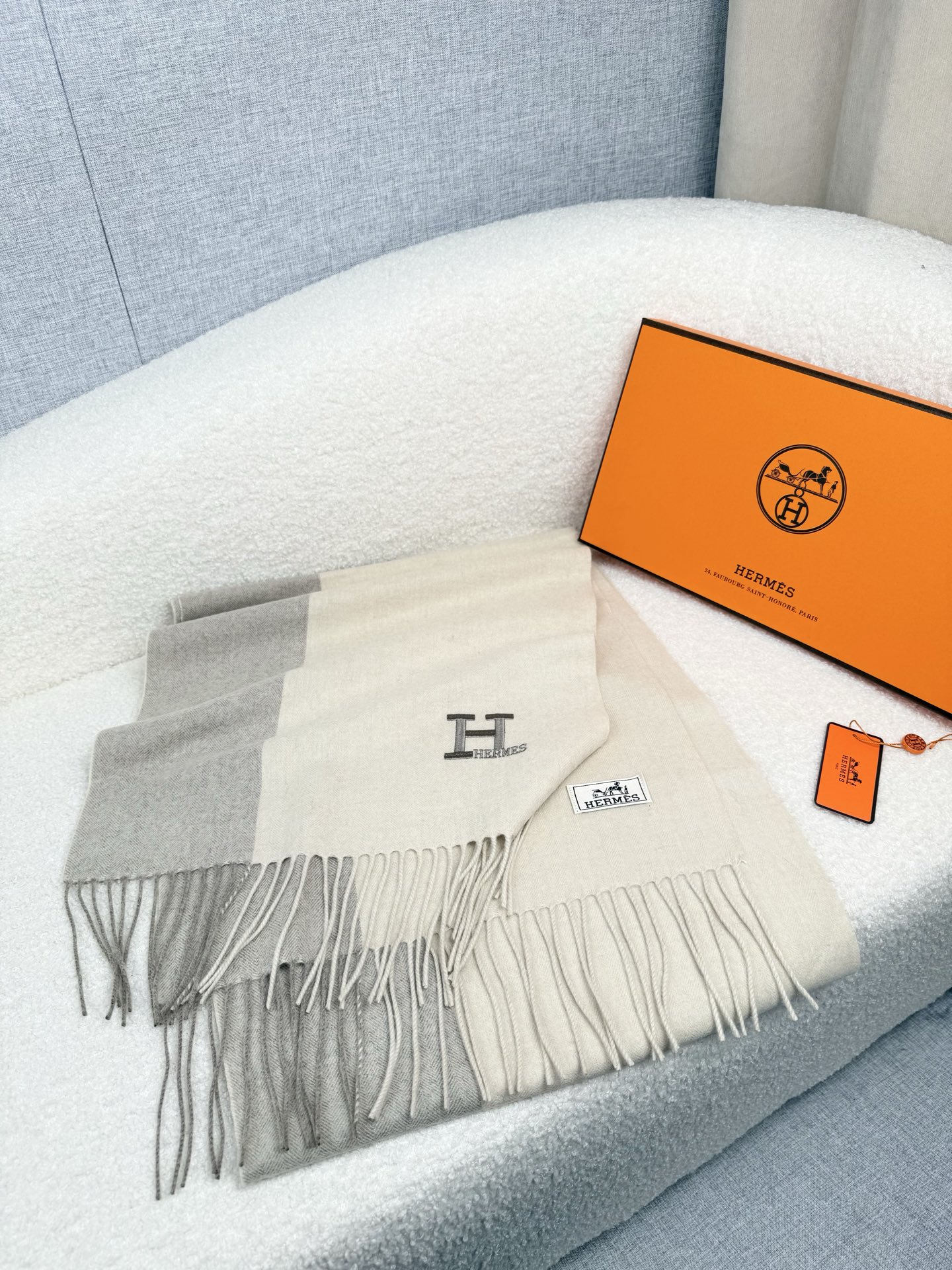 Hermès 原單圍巾 米白灰拼色羊絨披肩 經典百搭款