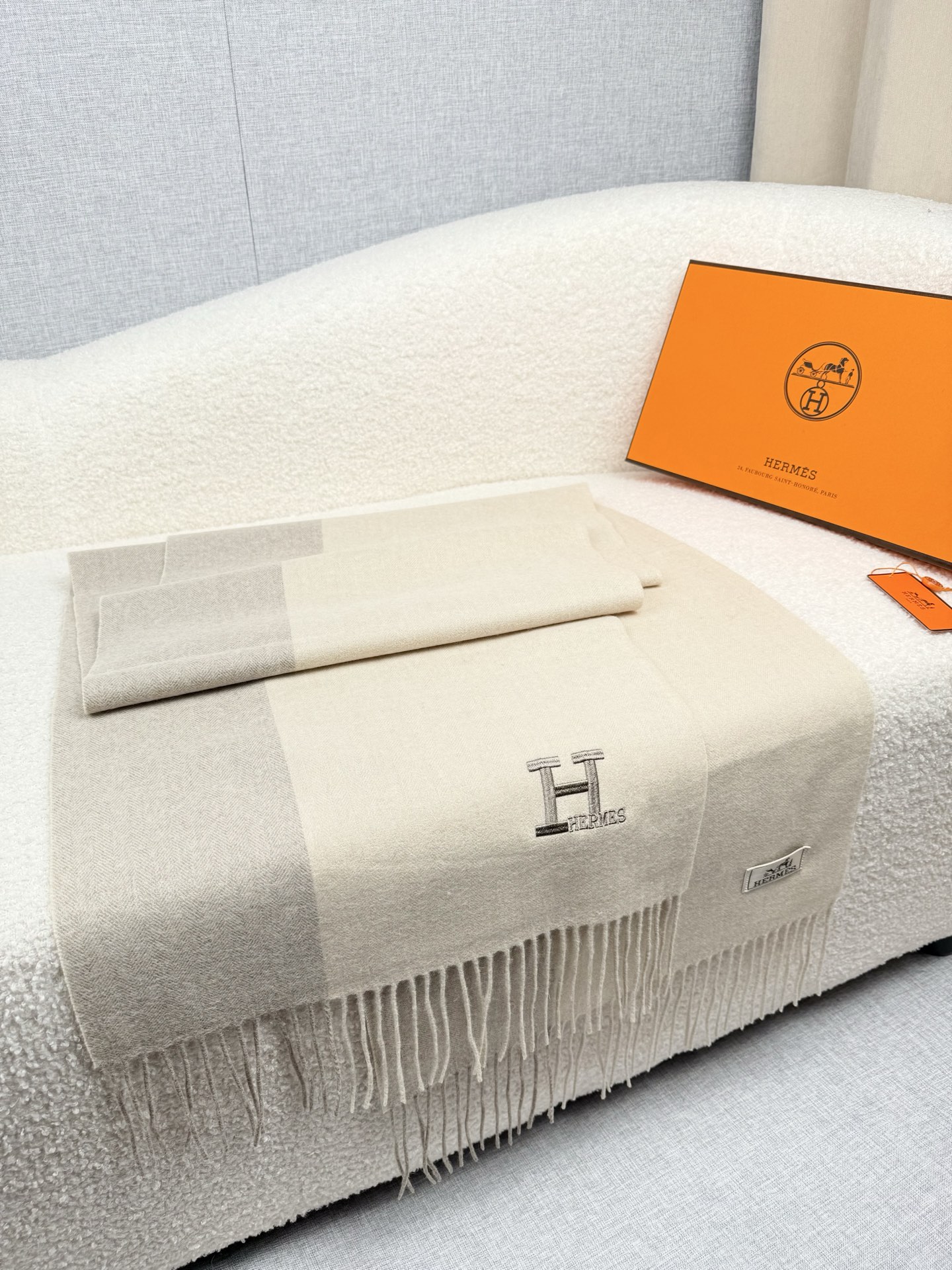 Hermès 原單圍巾 米白灰拼色羊絨披肩 經典百搭款