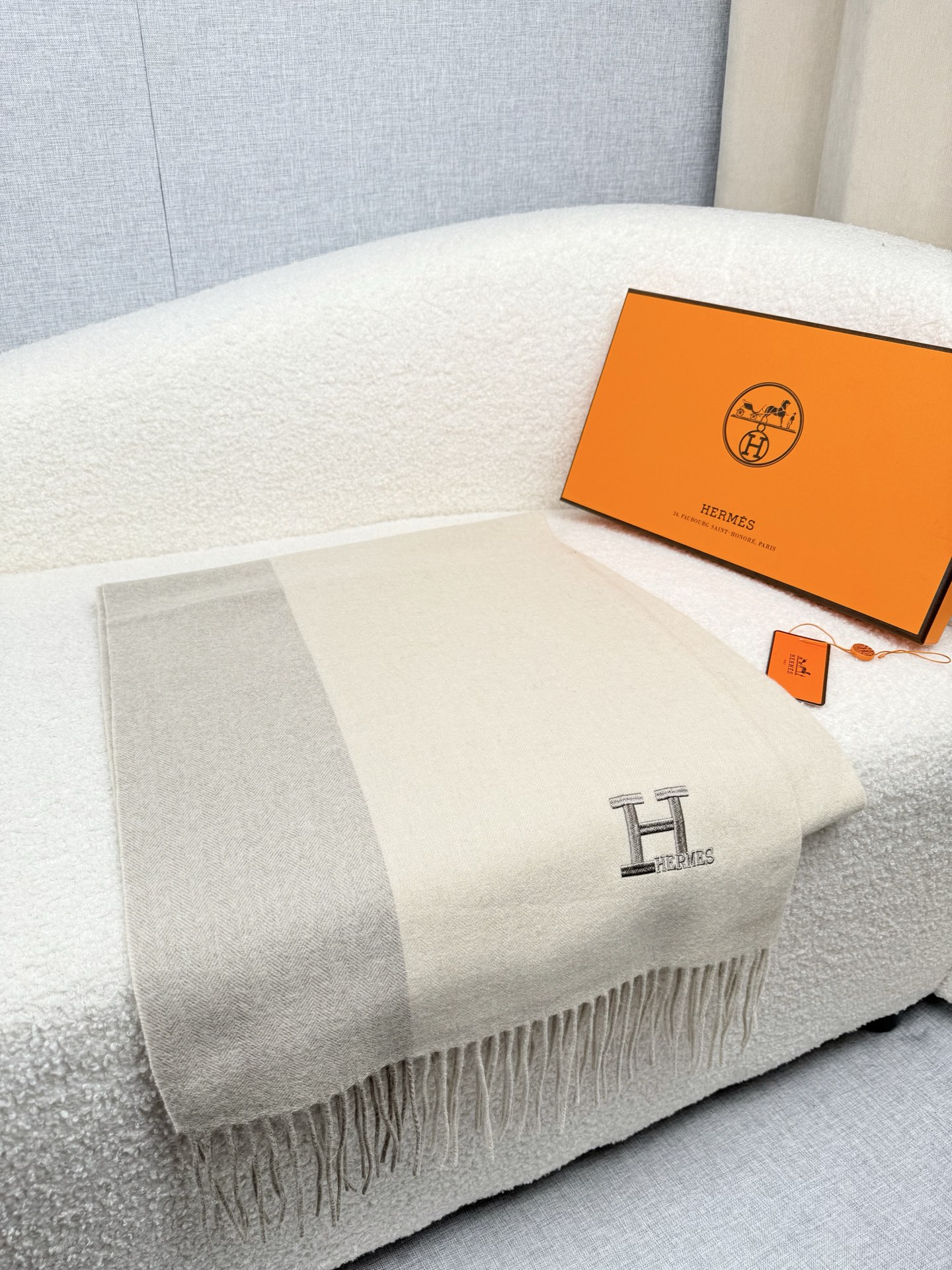 Hermès 原單圍巾 米白灰拼色羊絨披肩 經典百搭款