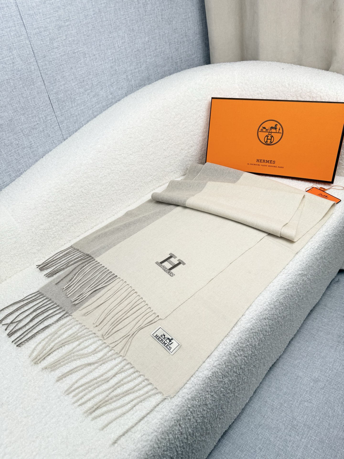 Hermès 原單圍巾 米白灰拼色羊絨披肩 經典百搭款