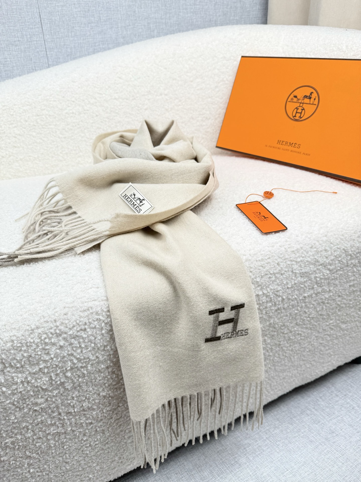 Hermès 原單圍巾 米白灰拼色羊絨披肩 經典百搭款