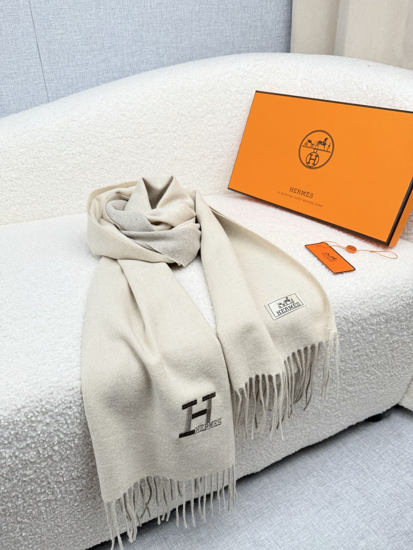 Hermès 原單圍巾 米白灰拼色羊絨披肩 經典百搭款