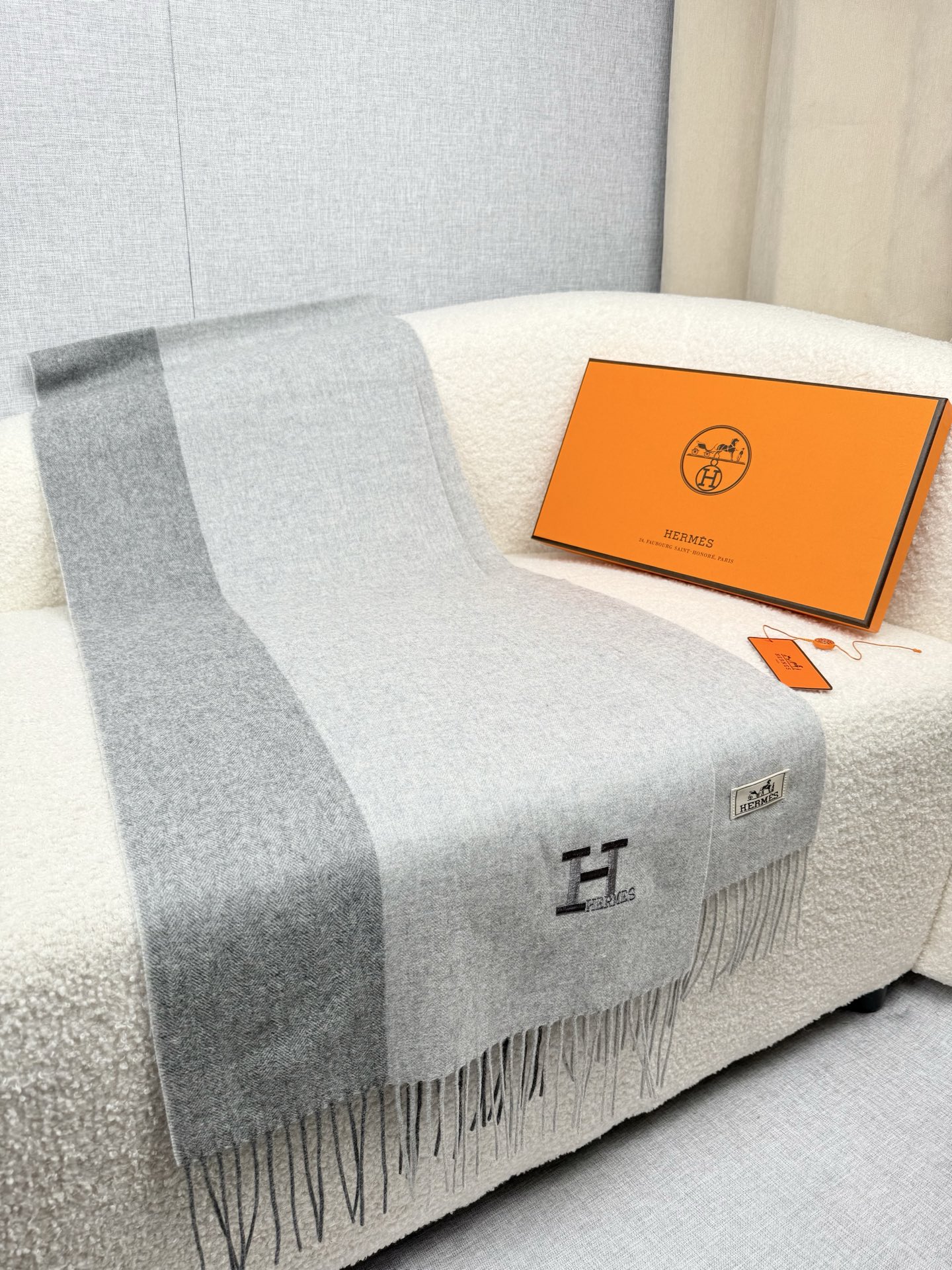 Hermès 高仿圍巾 灰色拼接羊絨披肩 男女通用款| 13 Hermès 高仿圍巾 灰色拼接羊絨披肩 男女通用款