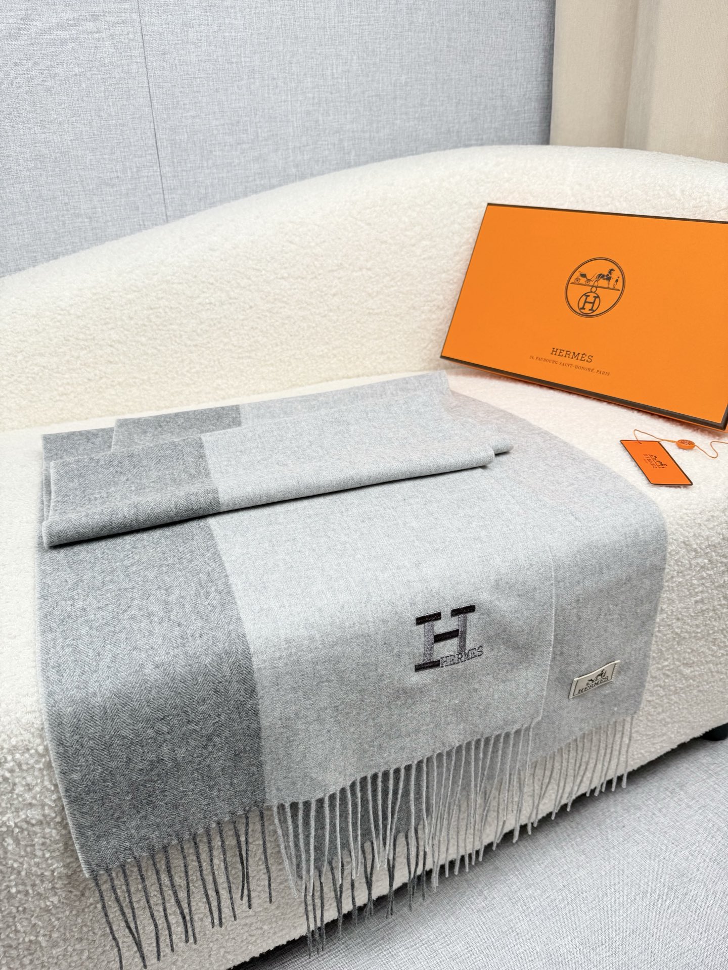 Hermès 高仿圍巾 灰色拼接羊絨披肩 男女通用款| 12 Hermès 高仿圍巾 灰色拼接羊絨披肩 男女通用款