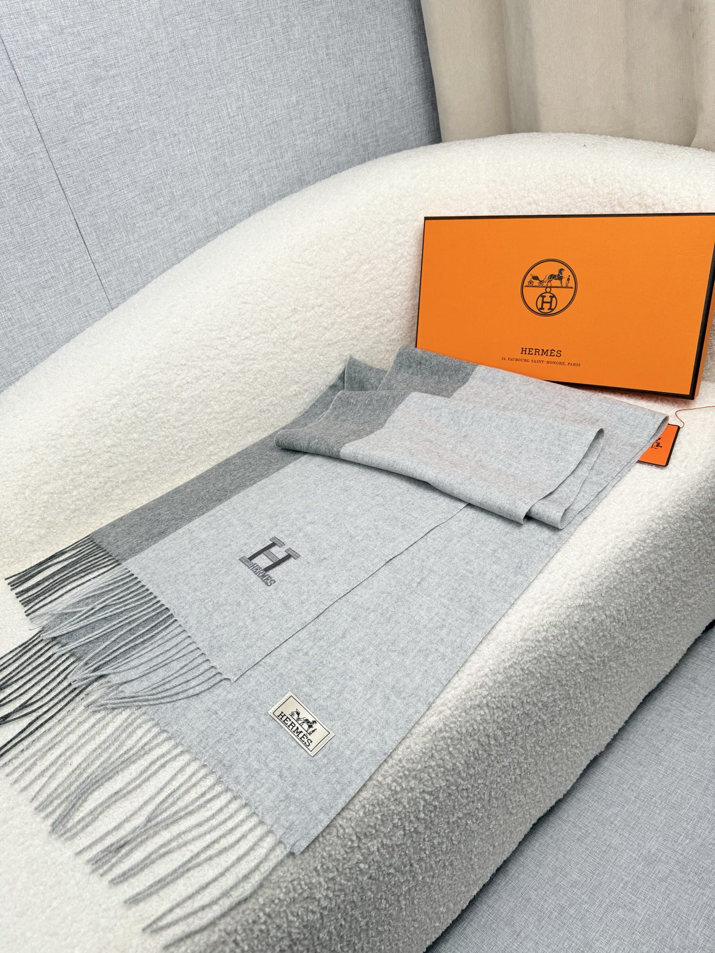 Hermès 高仿圍巾 灰色拼接羊絨披肩 男女通用款| 11 Hermès 高仿圍巾 灰色拼接羊絨披肩 男女通用款
