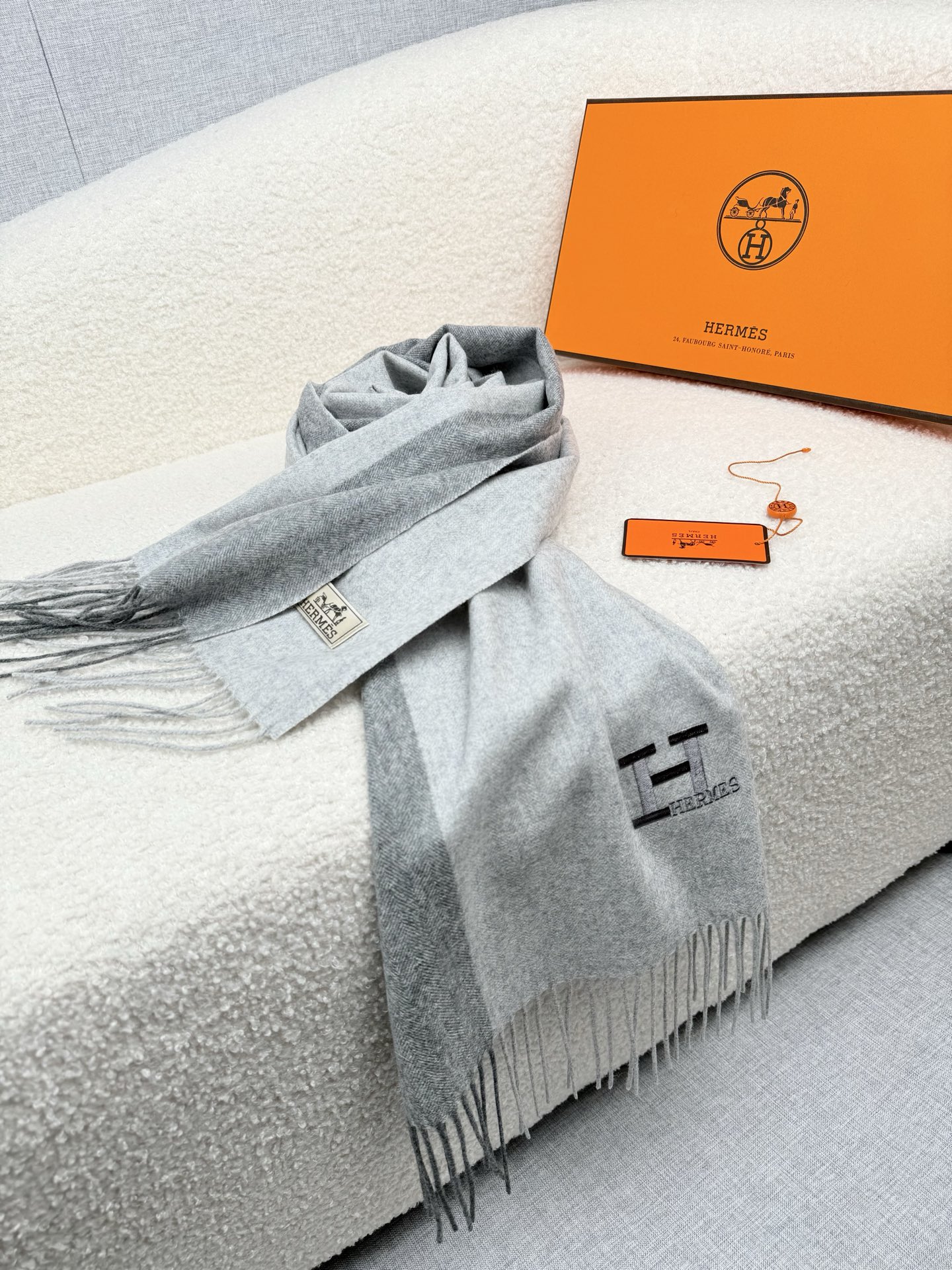 Hermès 高仿圍巾 灰色拼接羊絨披肩 男女通用款| 9 Hermès 高仿圍巾 灰色拼接羊絨披肩 男女通用款