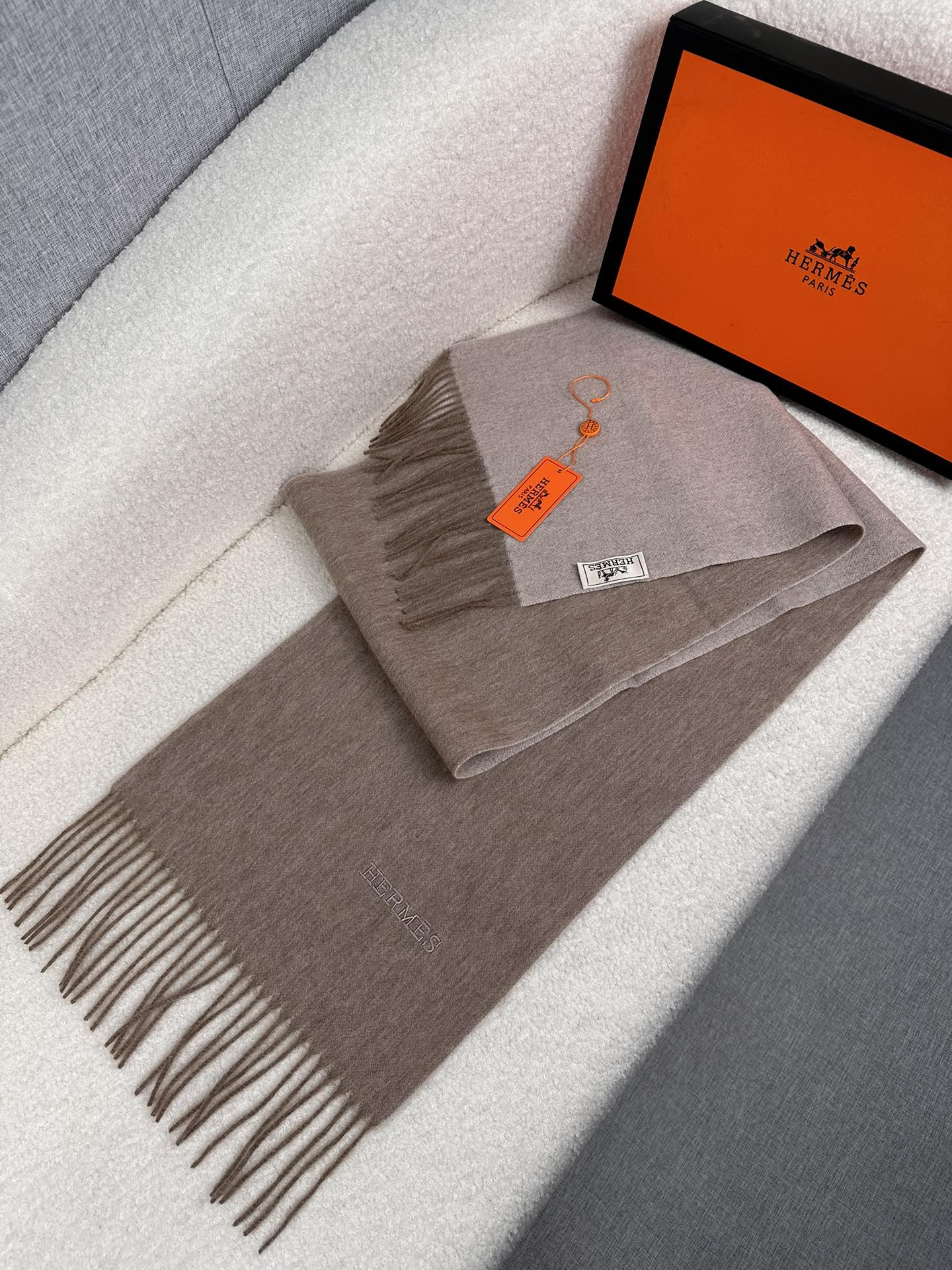 Hermès 一比一圍巾 雙面咖色羊絨披肩 高級質感款| 8 Hermès 一比一圍巾 雙面咖色羊絨披肩 高級質感款