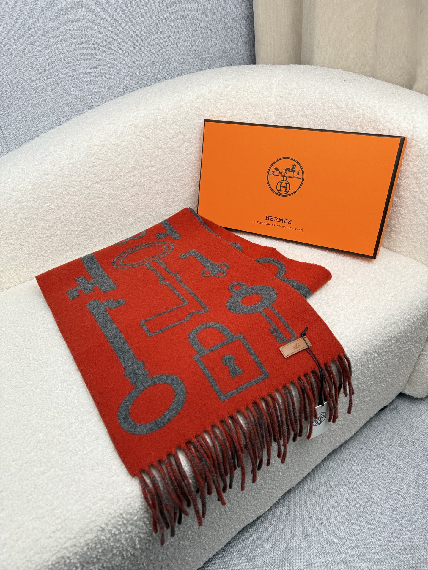 Hermès 一比一圍巾 紅色鑰匙圖案羊絨披肩 時尚設計款| 13 Hermès 一比一圍巾 紅色鑰匙圖案羊絨披肩 時尚設計款