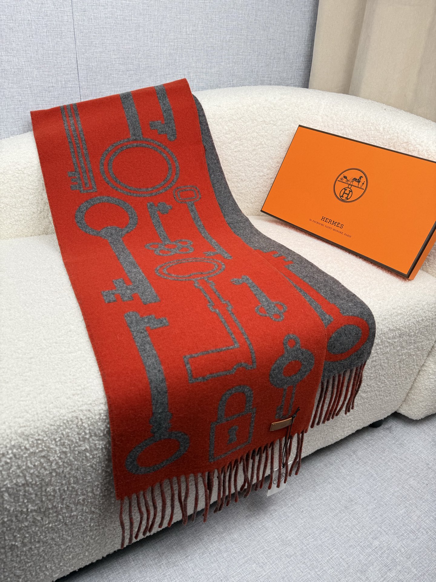 Hermès 一比一圍巾 紅色鑰匙圖案羊絨披肩 時尚設計款| 12 Hermès 一比一圍巾 紅色鑰匙圖案羊絨披肩 時尚設計款