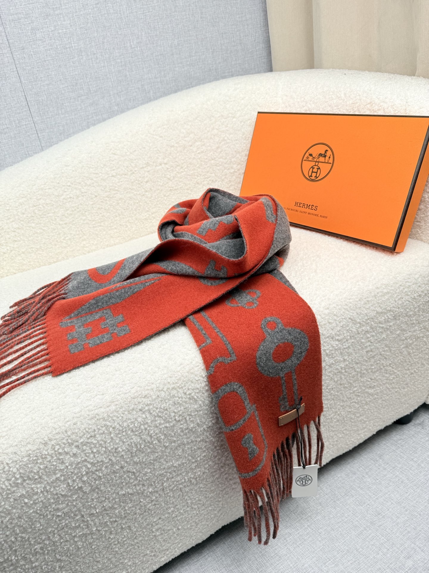 Hermès 一比一圍巾 紅色鑰匙圖案羊絨披肩 時尚設計款| 8 Hermès 一比一圍巾 紅色鑰匙圖案羊絨披肩 時尚設計款