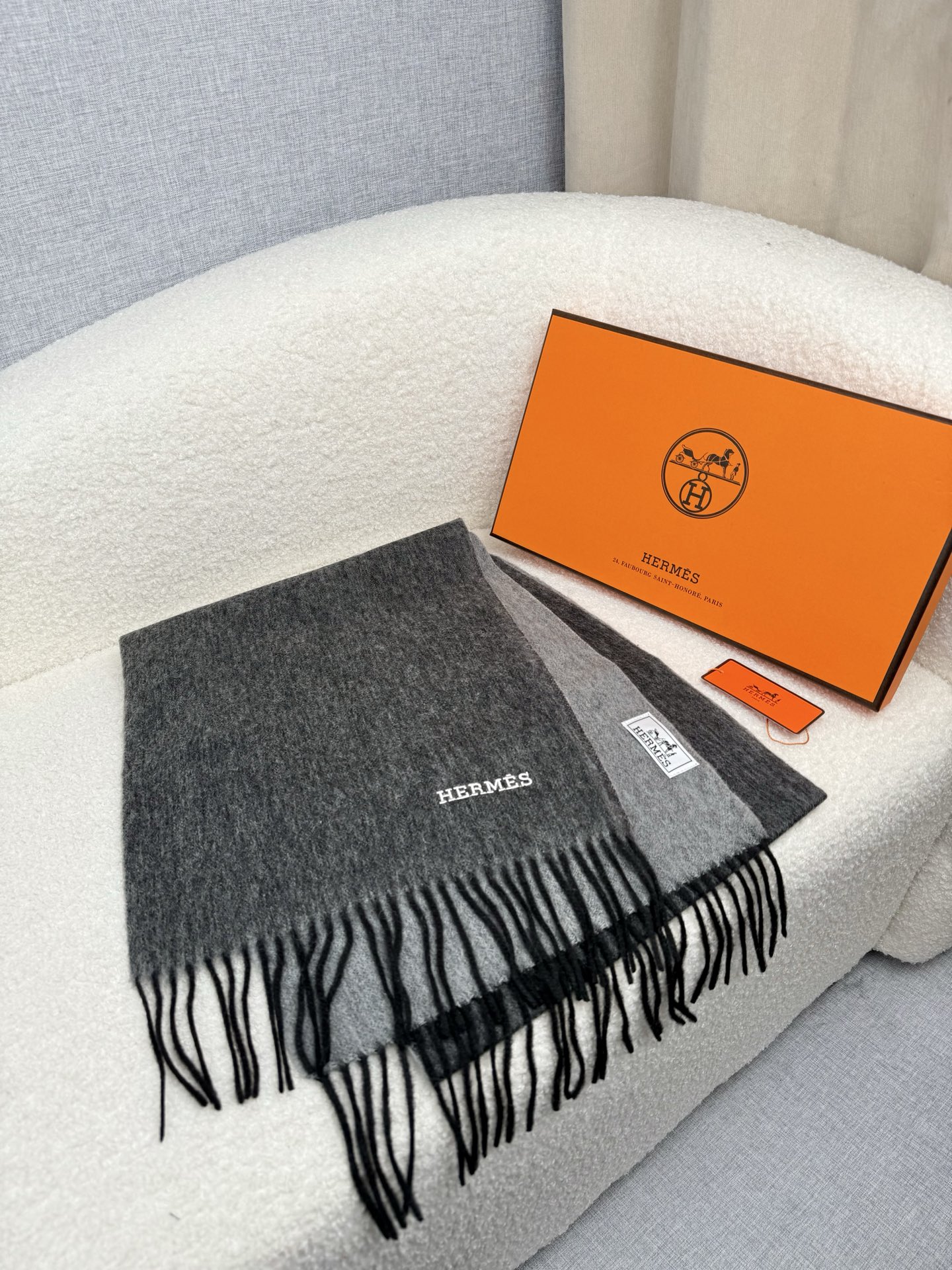 Hermès 原單圍巾 灰黑拼接羊絨披肩 流蘇設計款
