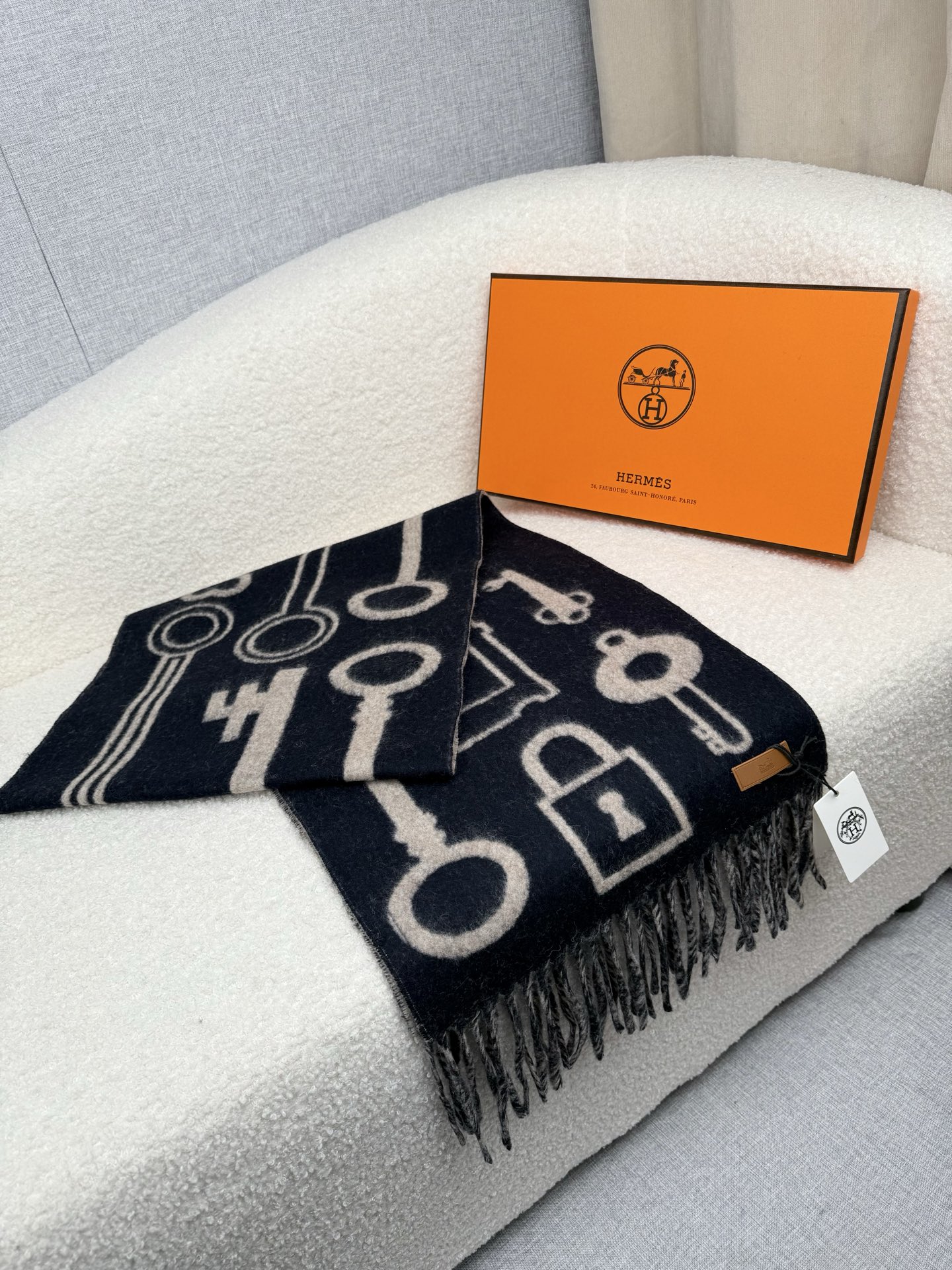 Hermès 一比一圍巾 深藍鑰匙圖案羊絨披肩 時尚百搭款