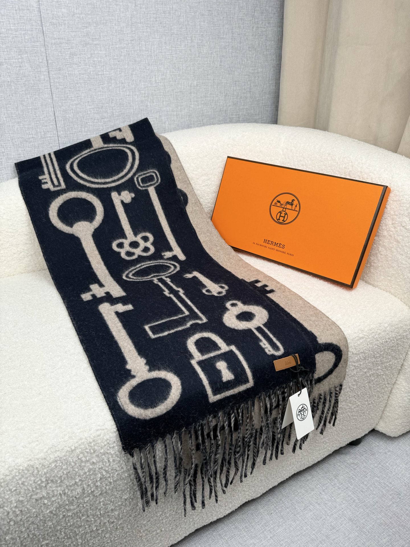 Hermès 一比一圍巾 深藍鑰匙圖案羊絨披肩 時尚百搭款