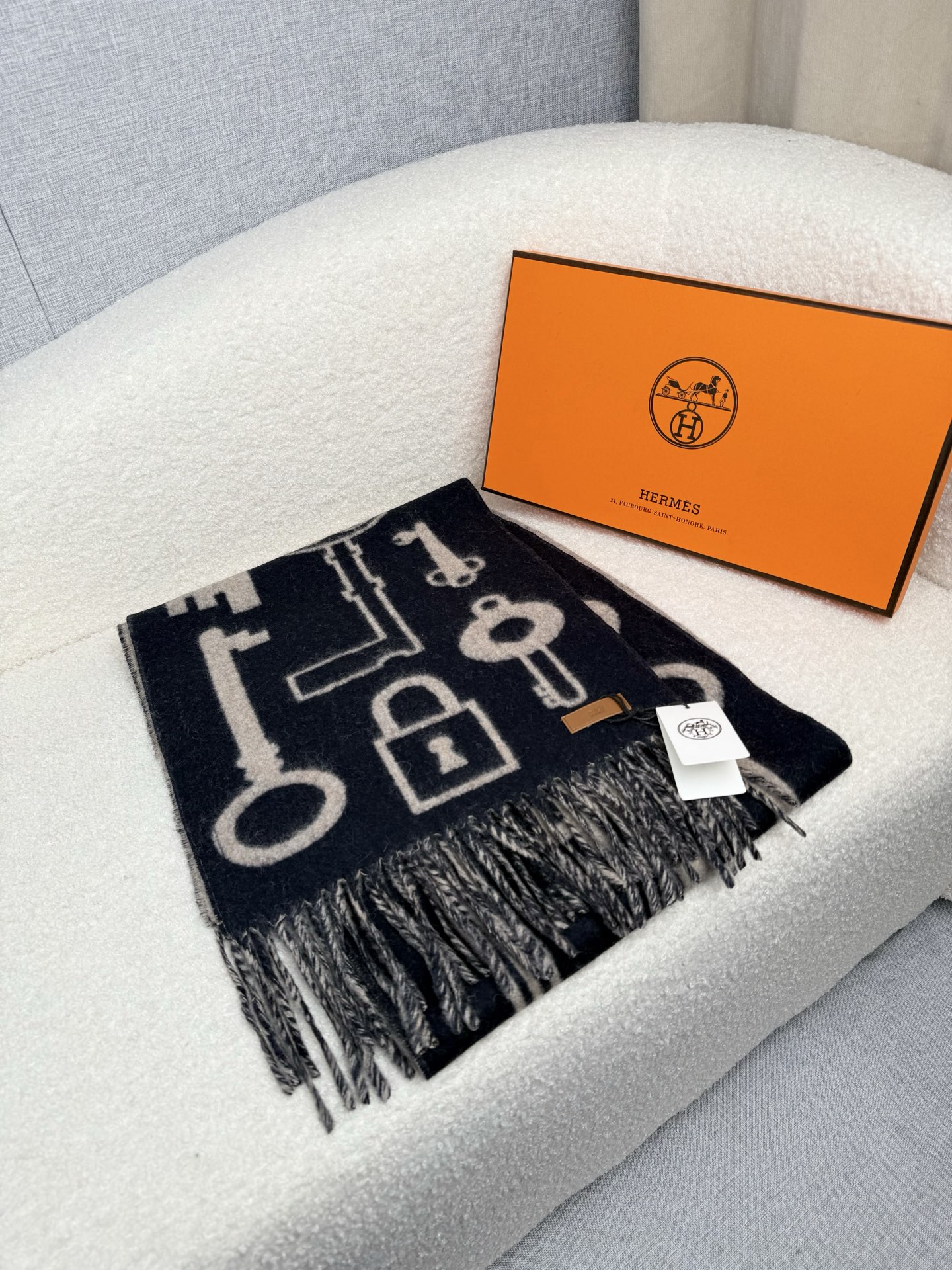 Hermès 一比一圍巾 深藍鑰匙圖案羊絨披肩 時尚百搭款