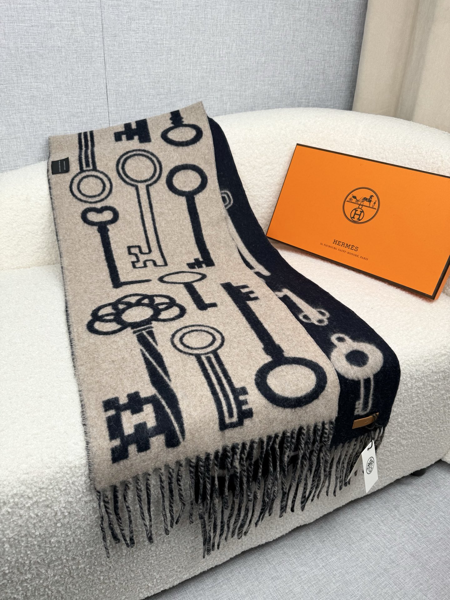 Hermès 一比一圍巾 深藍鑰匙圖案羊絨披肩 時尚百搭款