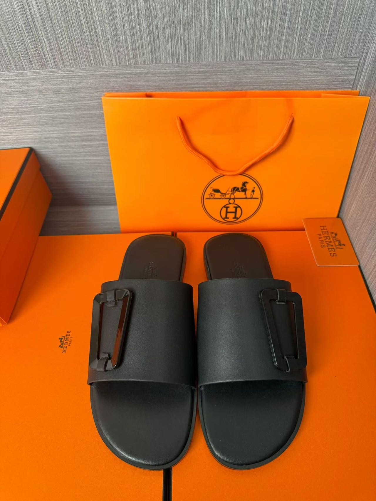 Hermès 爱马仕 高仿 H扣简约凉拖 男士真皮舒适拖鞋| 3 Hermès 爱马仕 高仿 H扣简约凉拖 男士真皮舒适拖鞋