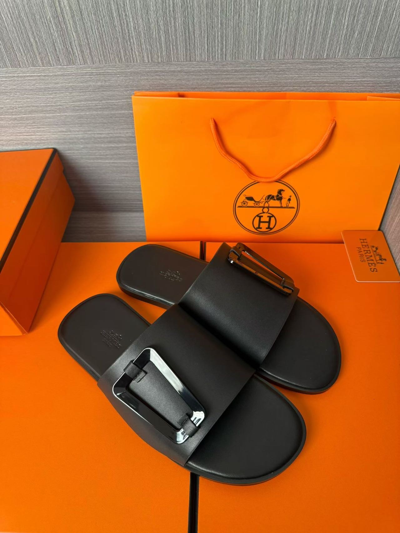 Hermès 爱马仕 高仿 H扣简约凉拖 男士真皮舒适拖鞋| 13 Hermès 爱马仕 高仿 H扣简约凉拖 男士真皮舒适拖鞋