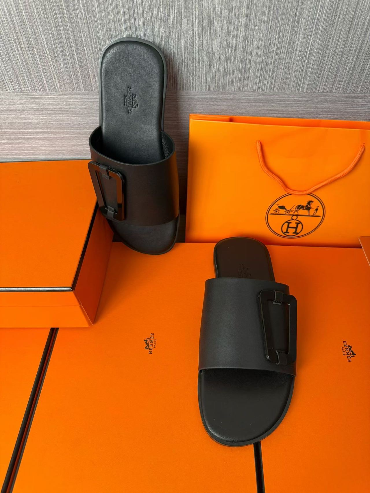 Hermès 爱马仕 高仿 H扣简约凉拖 男士真皮舒适拖鞋| 10 Hermès 爱马仕 高仿 H扣简约凉拖 男士真皮舒适拖鞋