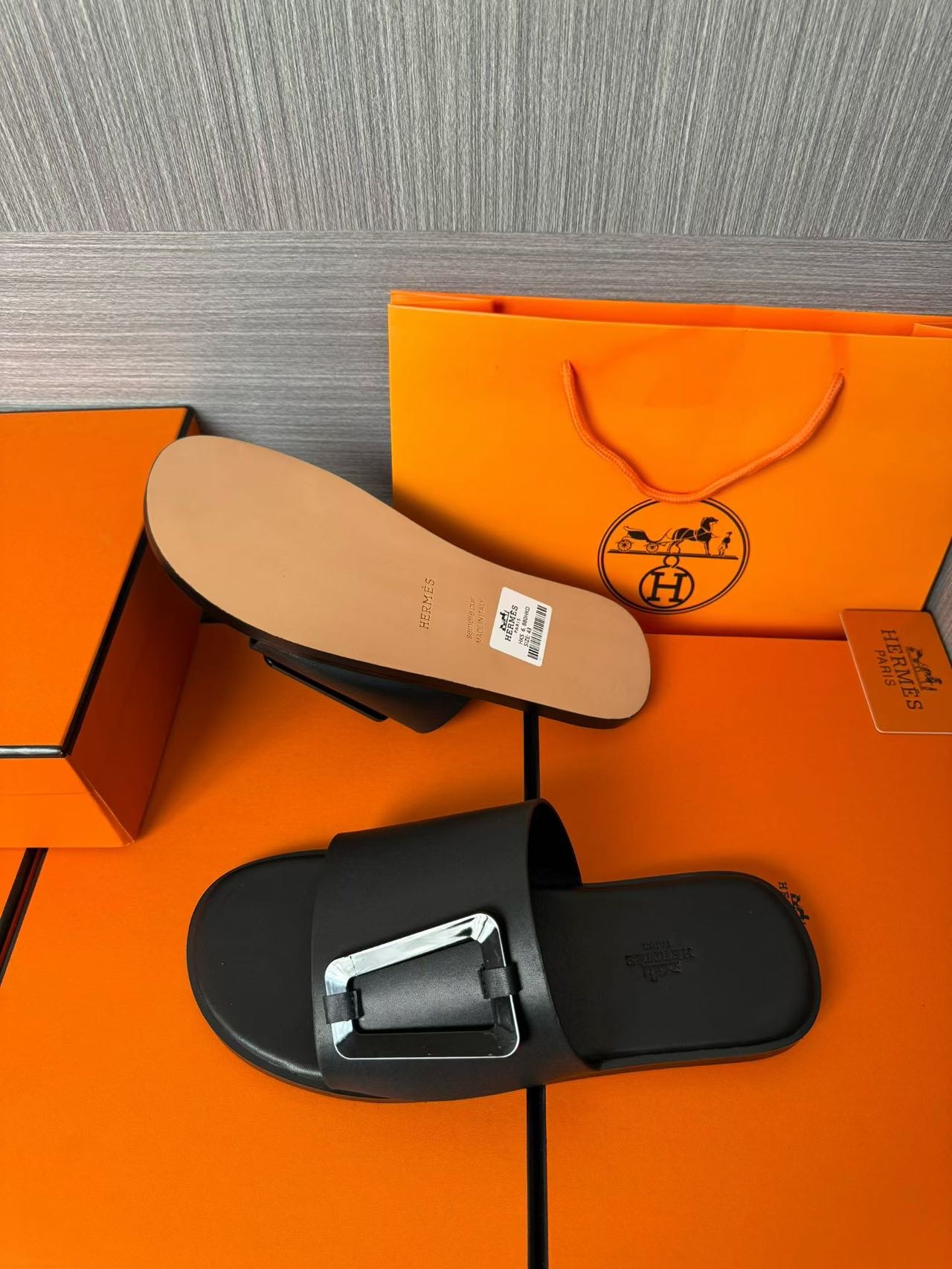 Hermès 爱马仕 高仿 H扣简约凉拖 男士真皮舒适拖鞋| 7 Hermès 爱马仕 高仿 H扣简约凉拖 男士真皮舒适拖鞋