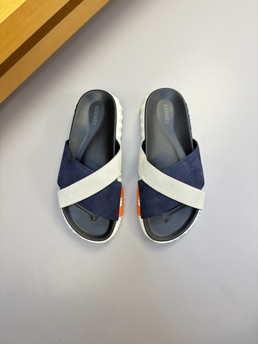 Hermès 爱马仕 高仿 交叉拼色凉拖 男士时尚休闲拖鞋