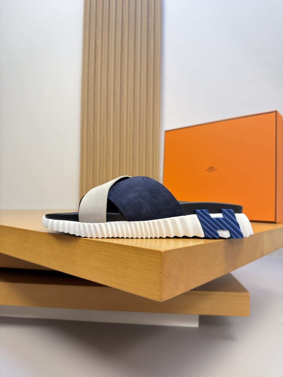 Hermès 爱马仕 高仿 交叉拼色凉拖 男士时尚休闲拖鞋| 11 Hermès 爱马仕 高仿 交叉拼色凉拖 男士时尚休闲拖鞋
