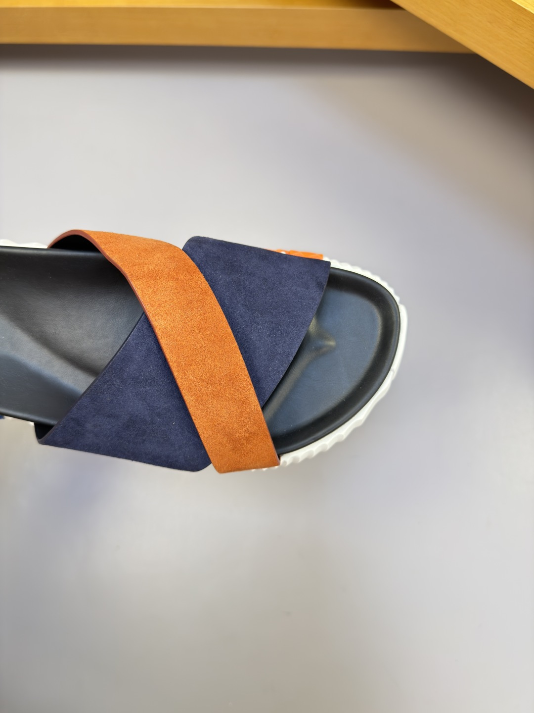 Hermès 爱马仕 高仿 橙蓝拼色交叉凉拖 男士时尚拖鞋| 10 Hermès 爱马仕 高仿 橙蓝拼色交叉凉拖 男士时尚拖鞋