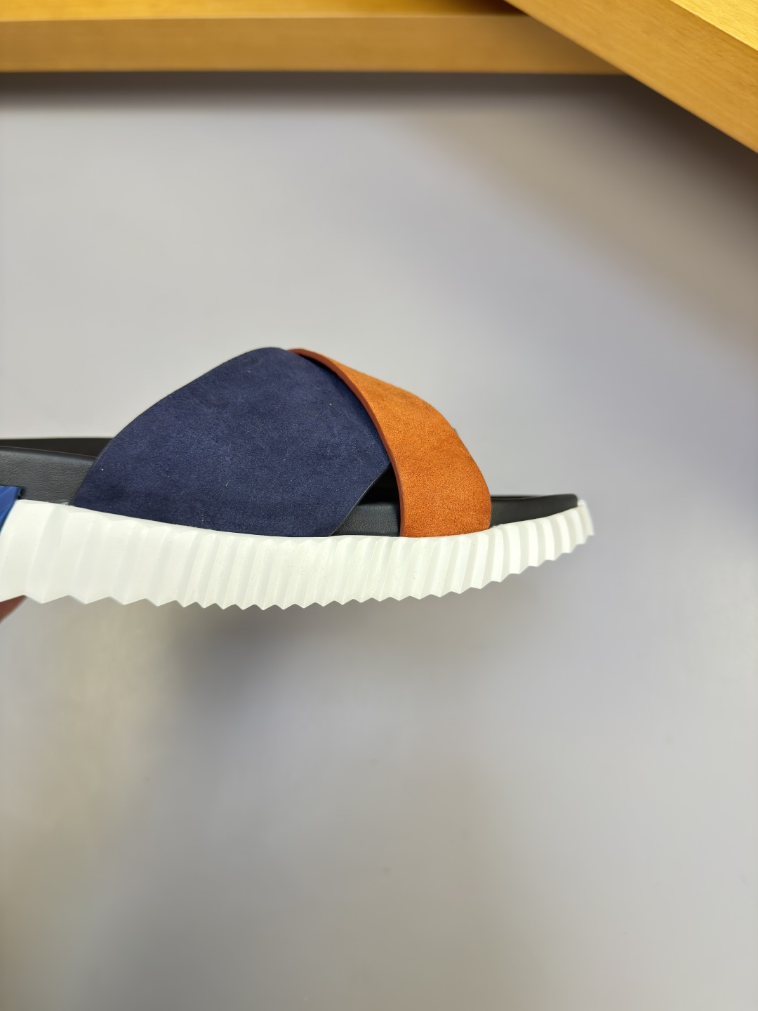 Hermès 爱马仕 高仿 橙蓝拼色交叉凉拖 男士时尚拖鞋| 8 Hermès 爱马仕 高仿 橙蓝拼色交叉凉拖 男士时尚拖鞋