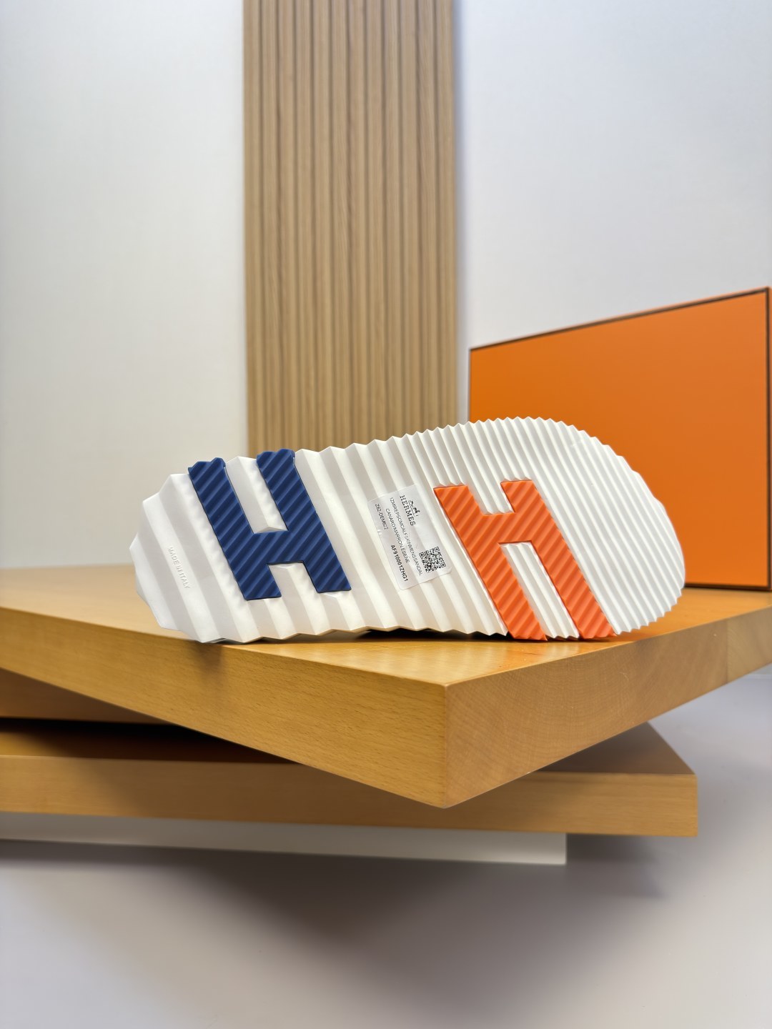 Hermès 爱马仕 高仿 橙蓝拼色交叉凉拖 男士时尚拖鞋| 7 Hermès 爱马仕 高仿 橙蓝拼色交叉凉拖 男士时尚拖鞋