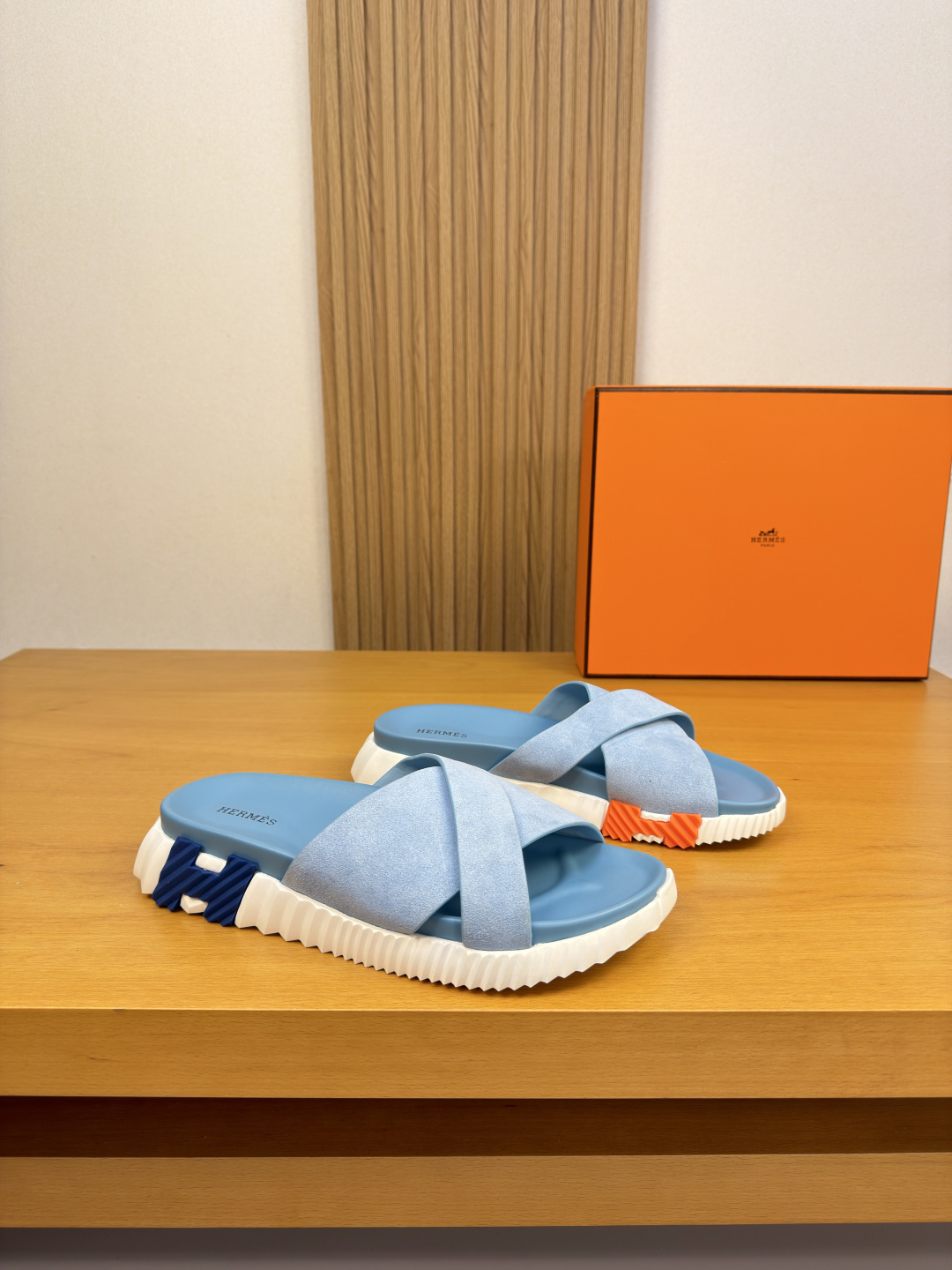 Hermès 爱马仕 高仿 浅蓝交叉凉拖 男士清爽舒适拖鞋| 6 Hermès 爱马仕 高仿 浅蓝交叉凉拖 男士清爽舒适拖鞋
