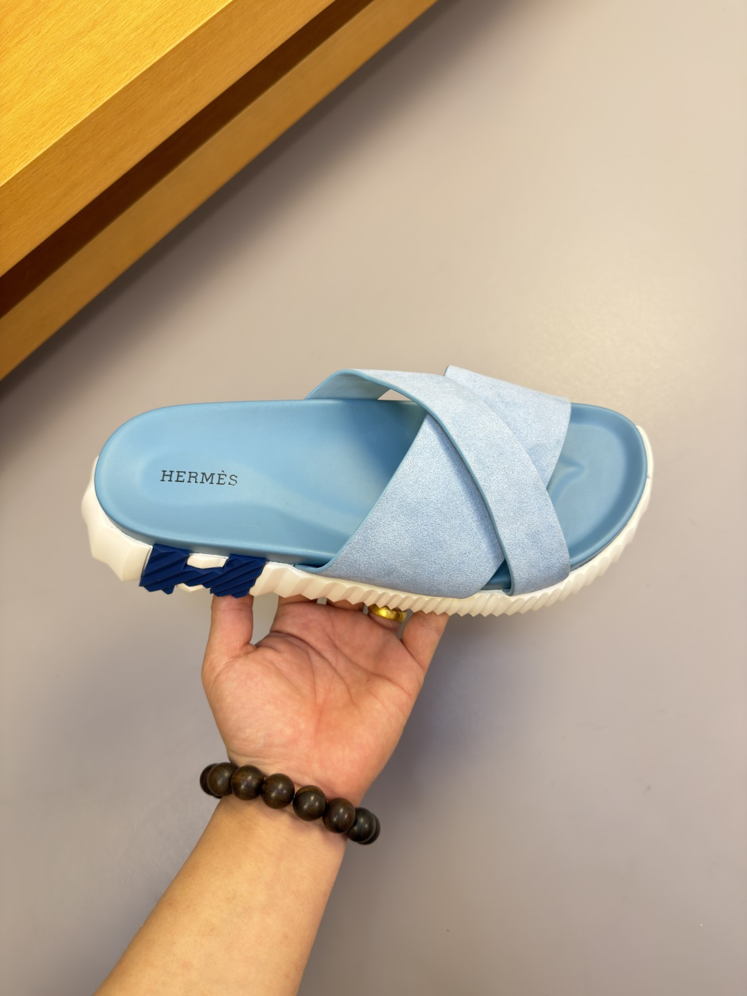 Hermès 爱马仕 高仿 浅蓝交叉凉拖 男士清爽舒适拖鞋| 12 Hermès 爱马仕 高仿 浅蓝交叉凉拖 男士清爽舒适拖鞋