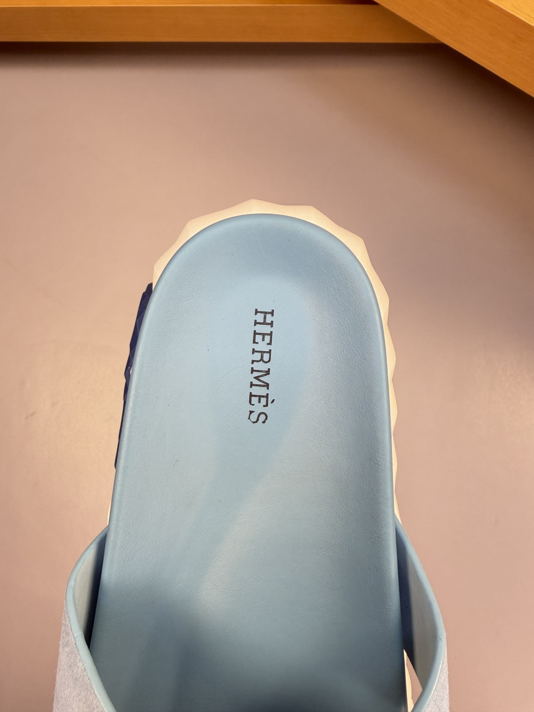 Hermès 爱马仕 高仿 浅蓝交叉凉拖 男士清爽舒适拖鞋| 9 Hermès 爱马仕 高仿 浅蓝交叉凉拖 男士清爽舒适拖鞋
