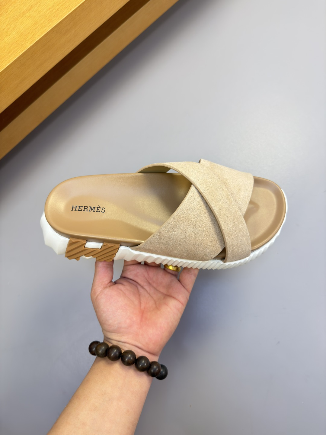 Hermès 爱马仕 高仿 米色交叉凉拖 男士简约百搭拖鞋| 12 Hermès 爱马仕 高仿 米色交叉凉拖 男士简约百搭拖鞋
