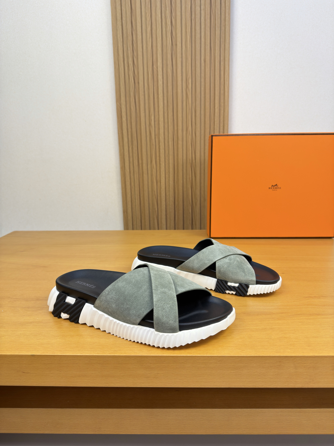Hermès 愛馬仕 高仿 淺灰綠交叉涼拖 男士輕奢休閒拖鞋| 6 Hermès 愛馬仕 高仿 淺灰綠交叉涼拖 男士輕奢休閒拖鞋