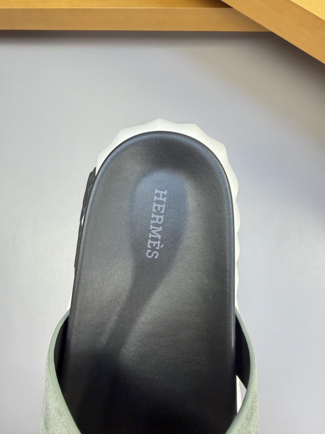Hermès 愛馬仕 高仿 淺灰綠交叉涼拖 男士輕奢休閒拖鞋| 9 Hermès 愛馬仕 高仿 淺灰綠交叉涼拖 男士輕奢休閒拖鞋