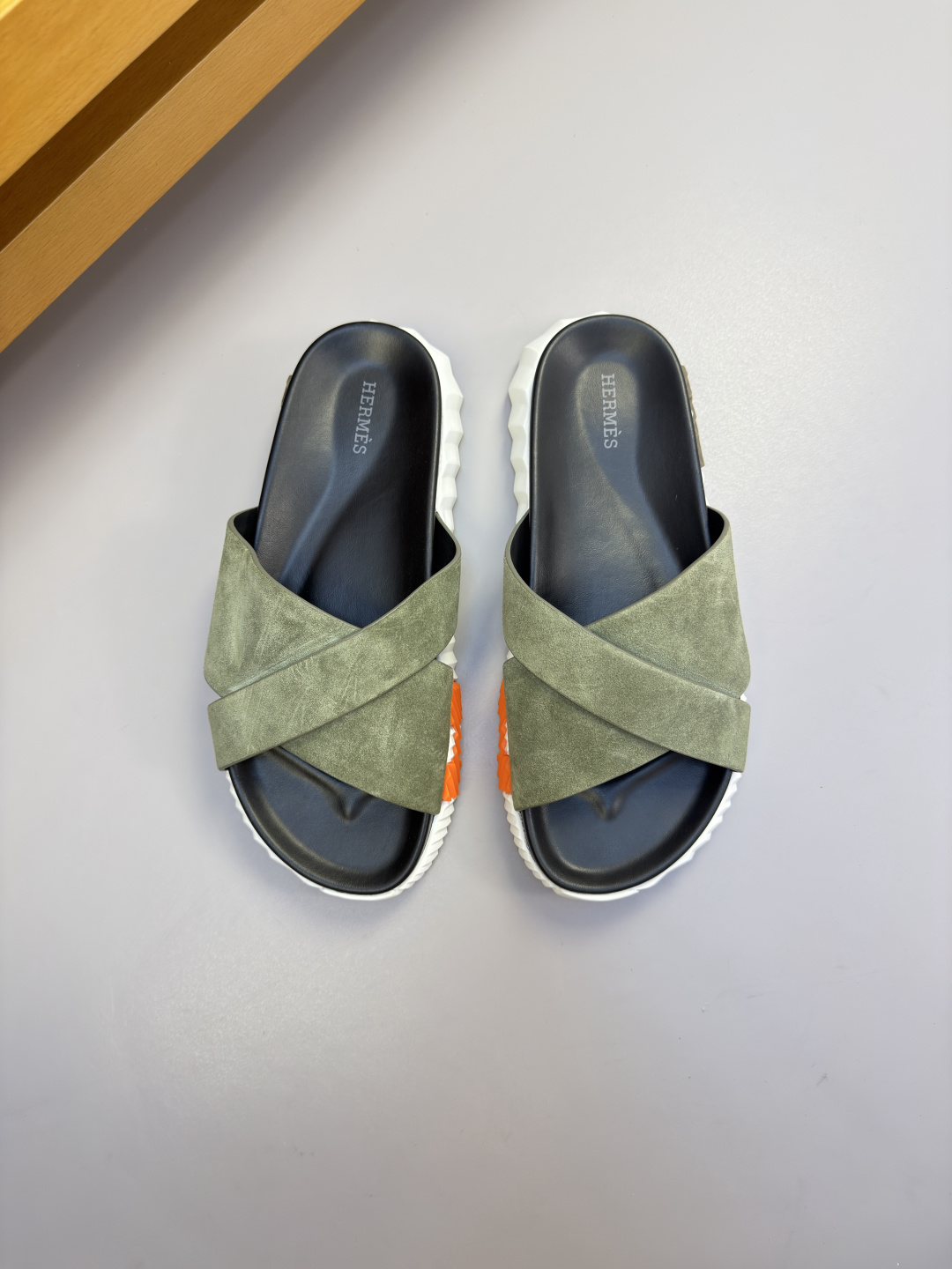Hermès 愛馬仕 高仿 軍綠交叉涼拖 男士休閒百搭拖鞋| 3 Hermès 愛馬仕 高仿 軍綠交叉涼拖 男士休閒百搭拖鞋