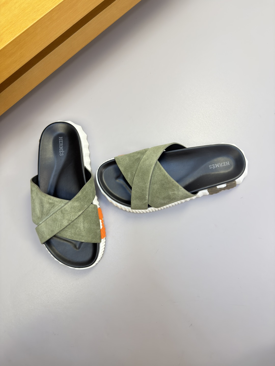 Hermès 愛馬仕 高仿 軍綠交叉涼拖 男士休閒百搭拖鞋| 13 Hermès 愛馬仕 高仿 軍綠交叉涼拖 男士休閒百搭拖鞋