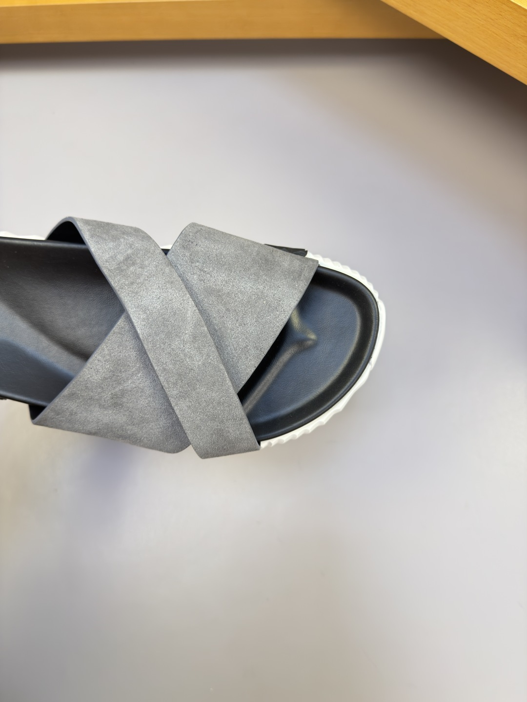 Hermès 愛馬仕 高仿 灰色交叉涼拖 男士簡約百搭拖鞋| 10 Hermès 愛馬仕 高仿 灰色交叉涼拖 男士簡約百搭拖鞋
