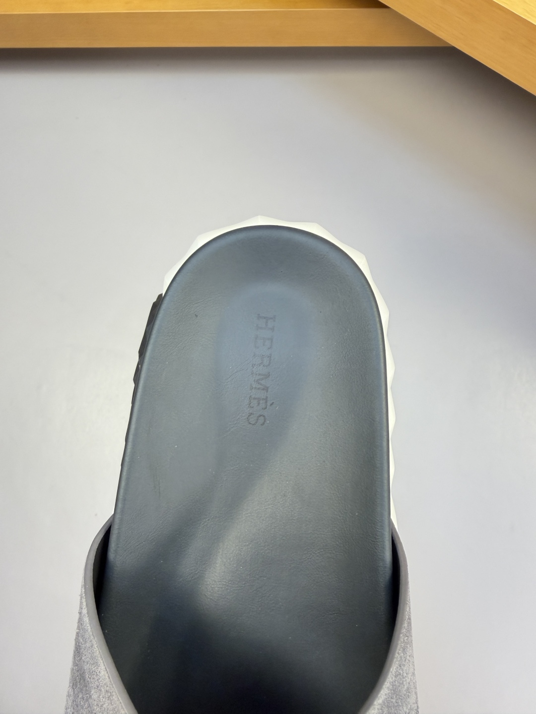 Hermès 愛馬仕 高仿 淺灰交叉涼拖 男士簡約休閒拖鞋