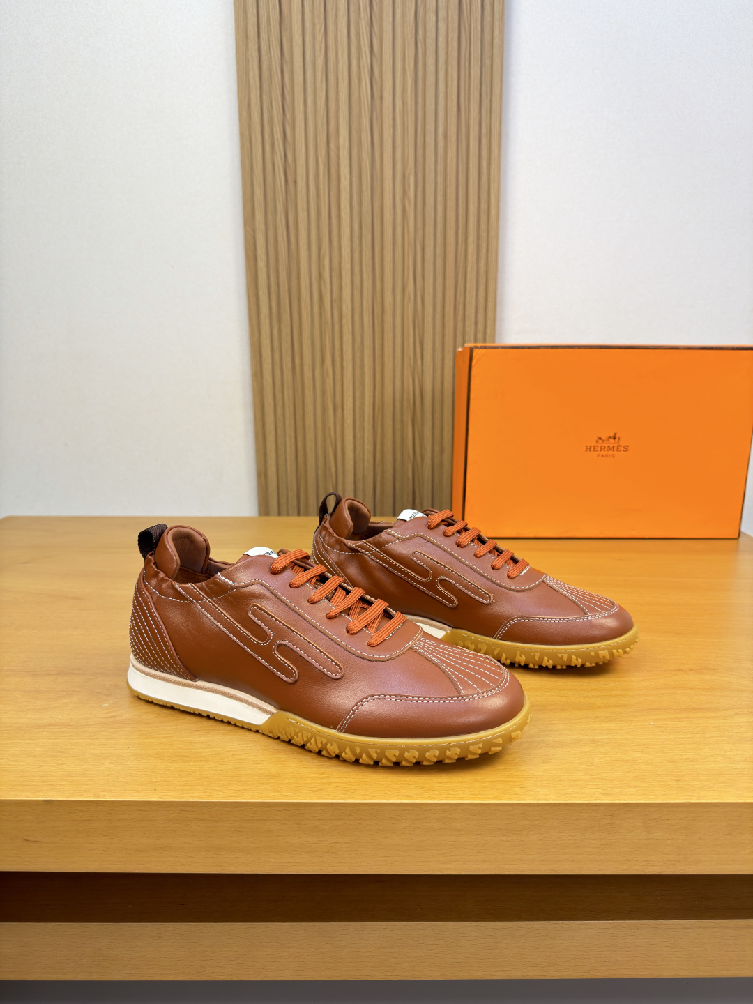 Hermès 一比一 男女款 Bouncing 小牛皮運動鞋 焦糖縫線