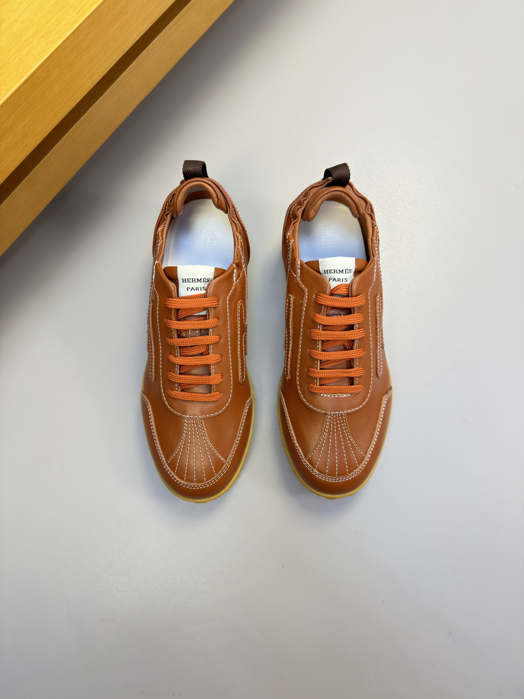 Hermès 一比一 男女款 Bouncing 小牛皮運動鞋 焦糖縫線| 14 Hermès 一比一 男女款 Bouncing 小牛皮運動鞋 焦糖縫線