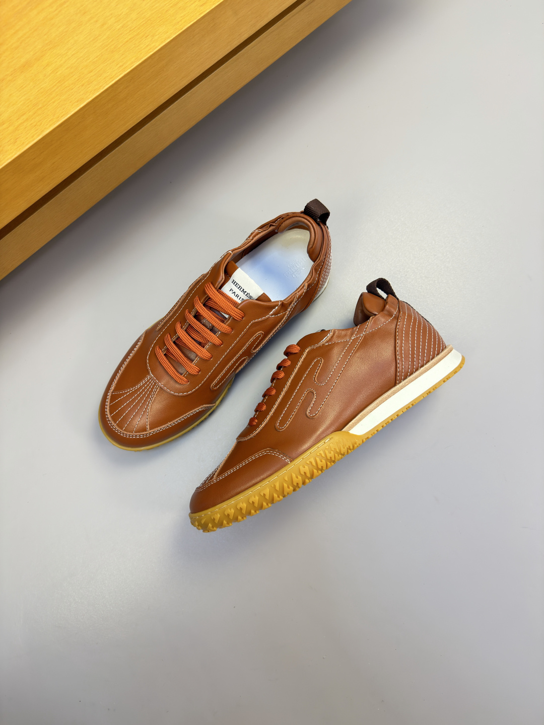 Hermès 一比一 男女款 Bouncing 小牛皮運動鞋 焦糖縫線| 13 Hermès 一比一 男女款 Bouncing 小牛皮運動鞋 焦糖縫線