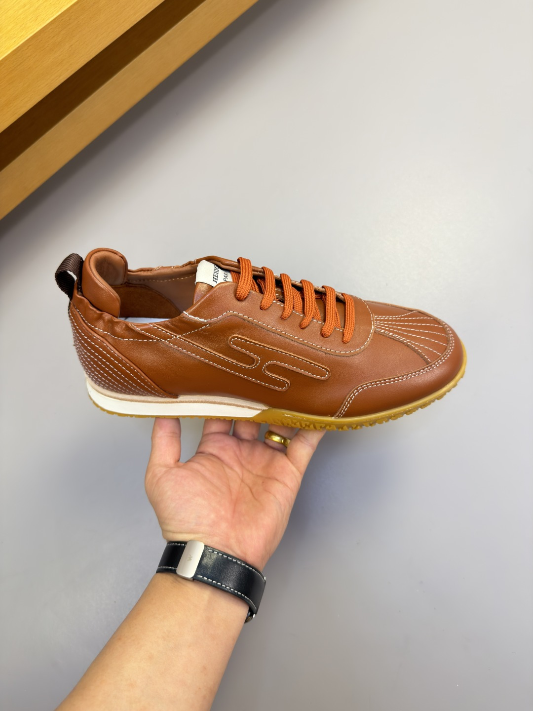 Hermès 一比一 男女款 Bouncing 小牛皮運動鞋 焦糖縫線| 12 Hermès 一比一 男女款 Bouncing 小牛皮運動鞋 焦糖縫線